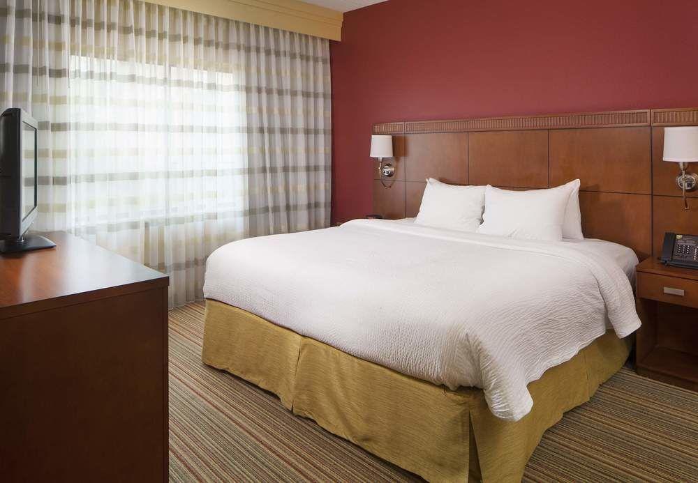 Courtyard By Marriott Гринсборо Экстерьер фото