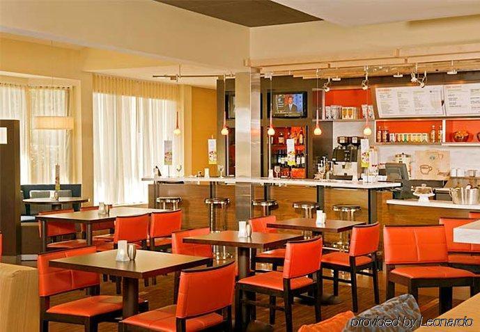 Courtyard By Marriott Гринсборо Экстерьер фото