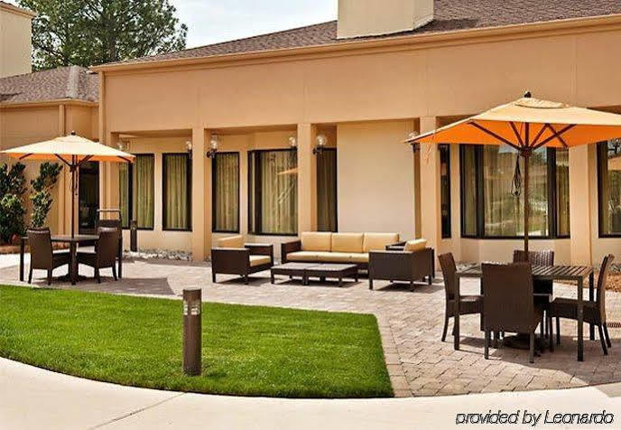 Courtyard By Marriott Гринсборо Экстерьер фото